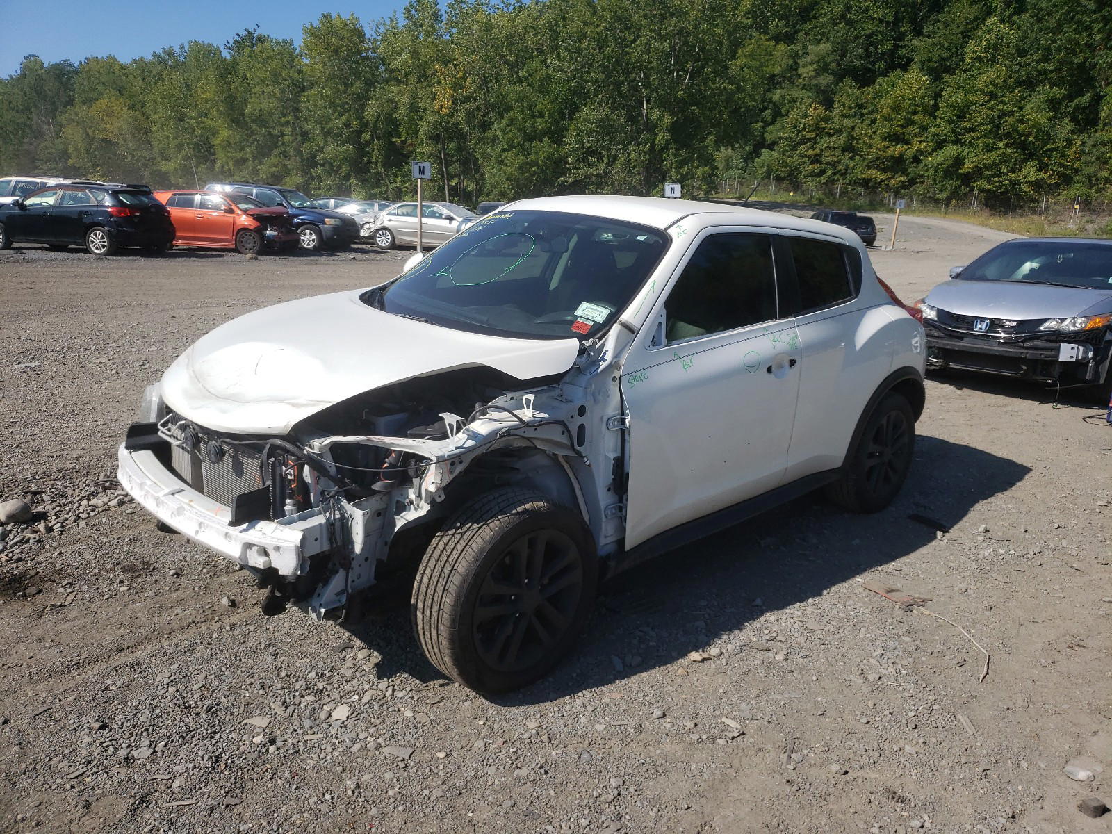 Photo 2 from auction – 2014 NISSAN JUKE S with VIN JN8AF5MR2ET356176