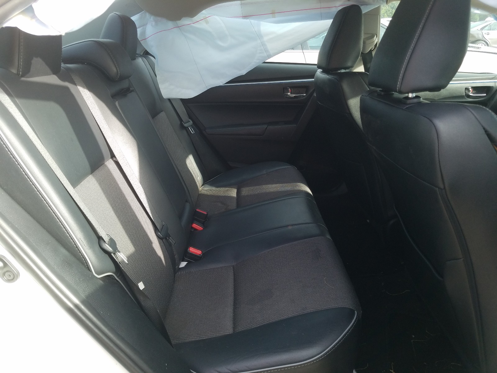 Photo 6 from auction – 2015 TOYOTA COROLLA L with VIN 5YFBURHE5FP318714