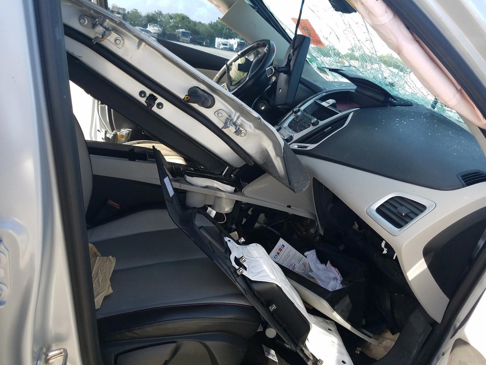 Photo 5 from auction – 2011 GMC TERRAIN SL with VIN 2CTFLWE50B6415665