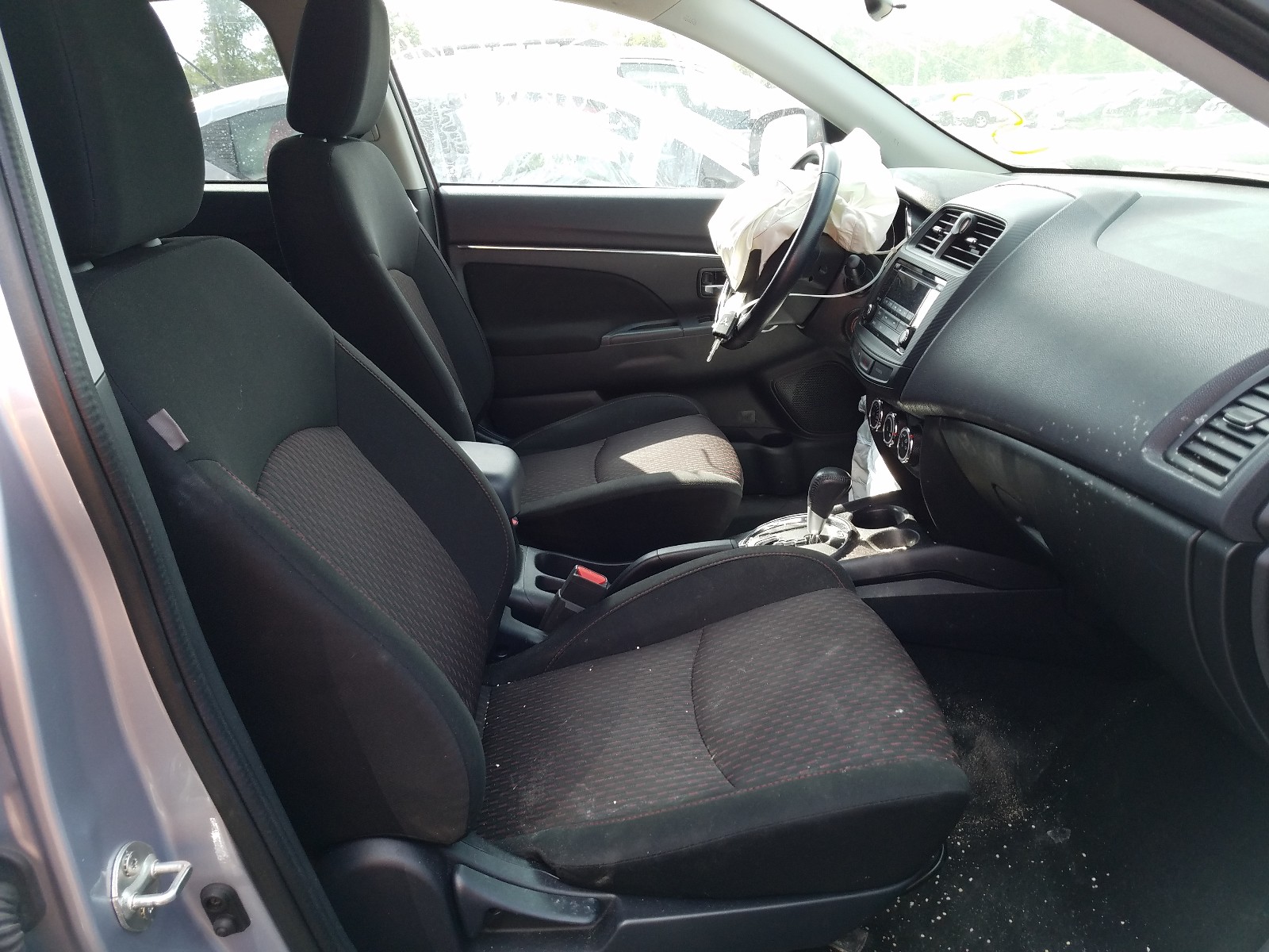 Photo 5 from auction – 2017 MITSUBISHI OUTLANDER with VIN JA4AP3AU9HZ008862