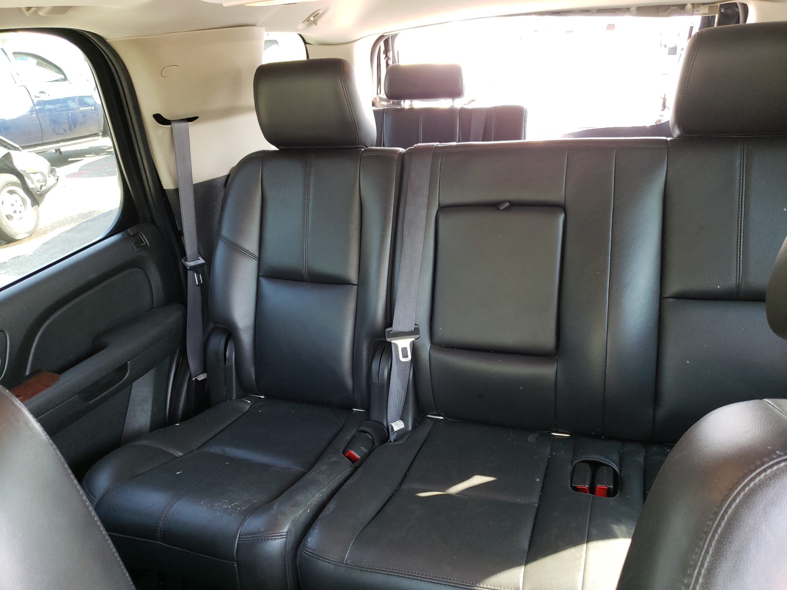 Photo 6 from auction – 2011 CHEVROLET TAHOE C150 with VIN 1GNSCBE08BR135799