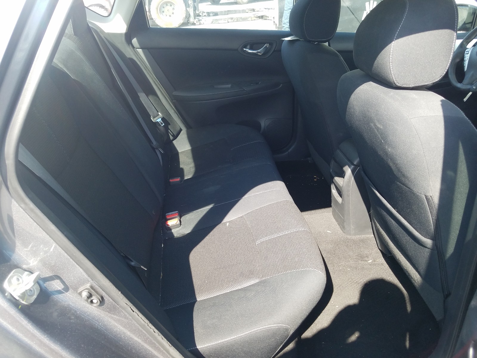 Photo 6 from auction – 2017 NISSAN SENTRA S with VIN 3N1AB7AP8HY407040