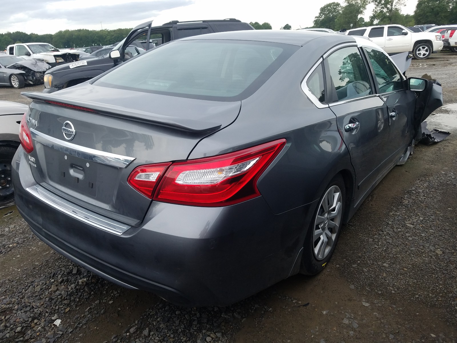 Photo 4 from auction – 2017 NISSAN ALTIMA 2.5 with VIN 1N4AL3AP4HN330611