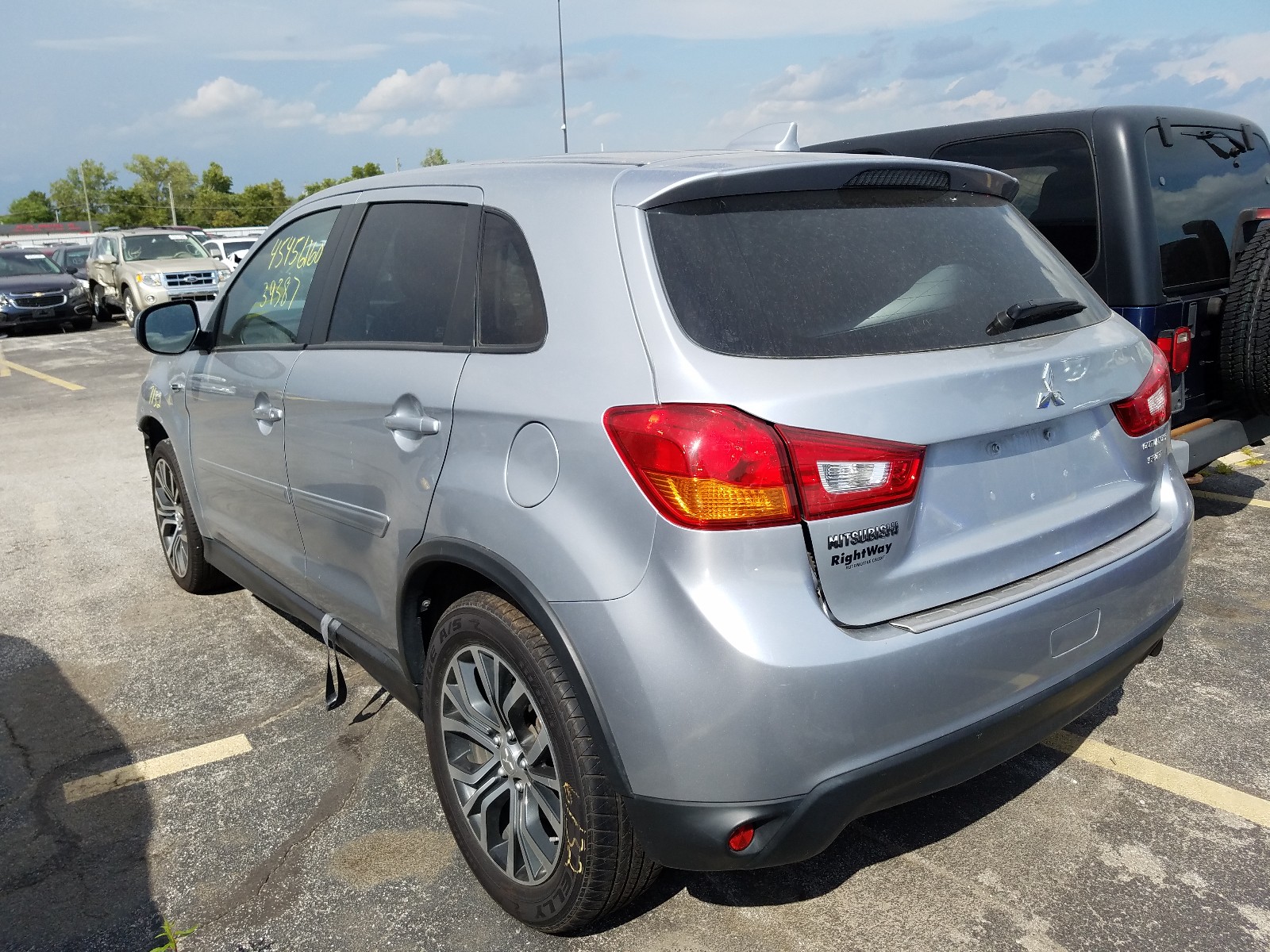 Photo 3 from auction – 2017 MITSUBISHI OUTLANDER with VIN JA4AP3AU9HZ008862