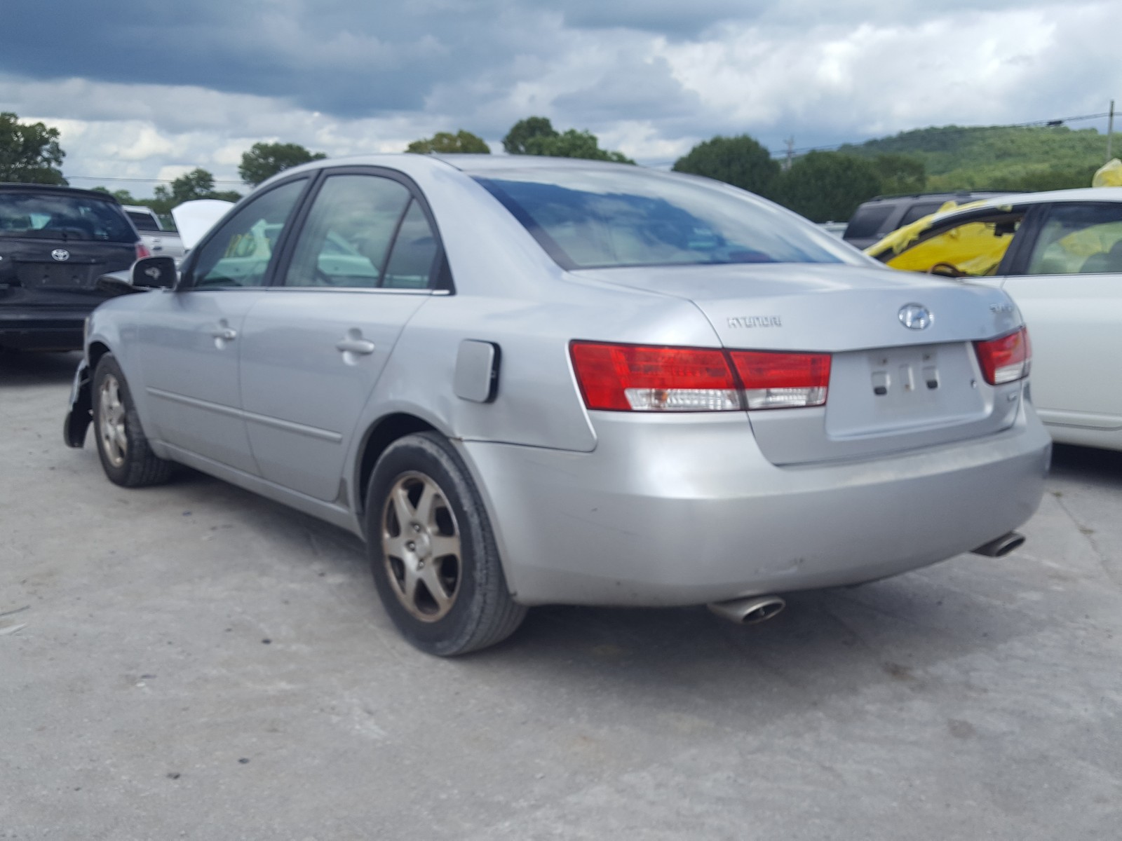 Photo 3 from auction – 2007 HYUNDAI SONATA SE with VIN 5NPEU46F77H164629