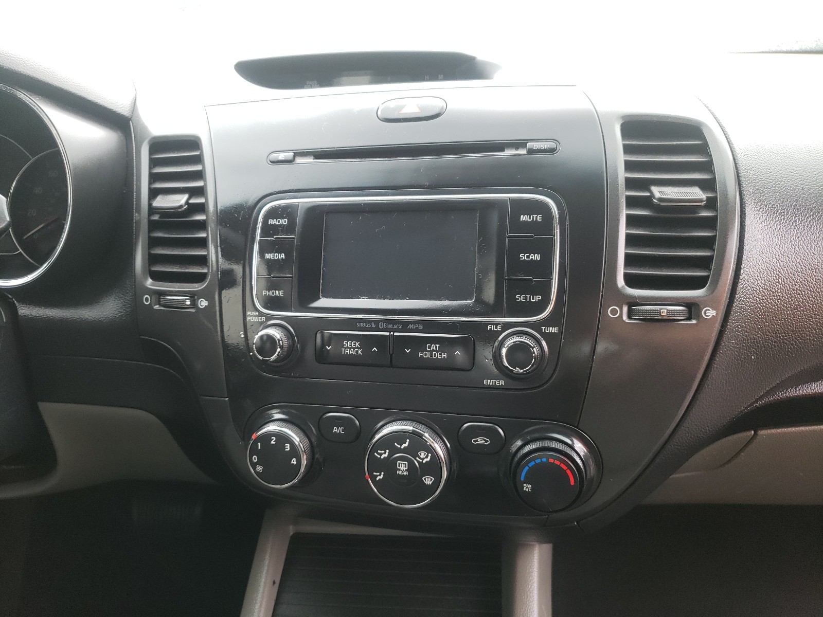 Photo 9 from auction – 2016 KIA FORTE LX with VIN KNAFX4A66G5499090