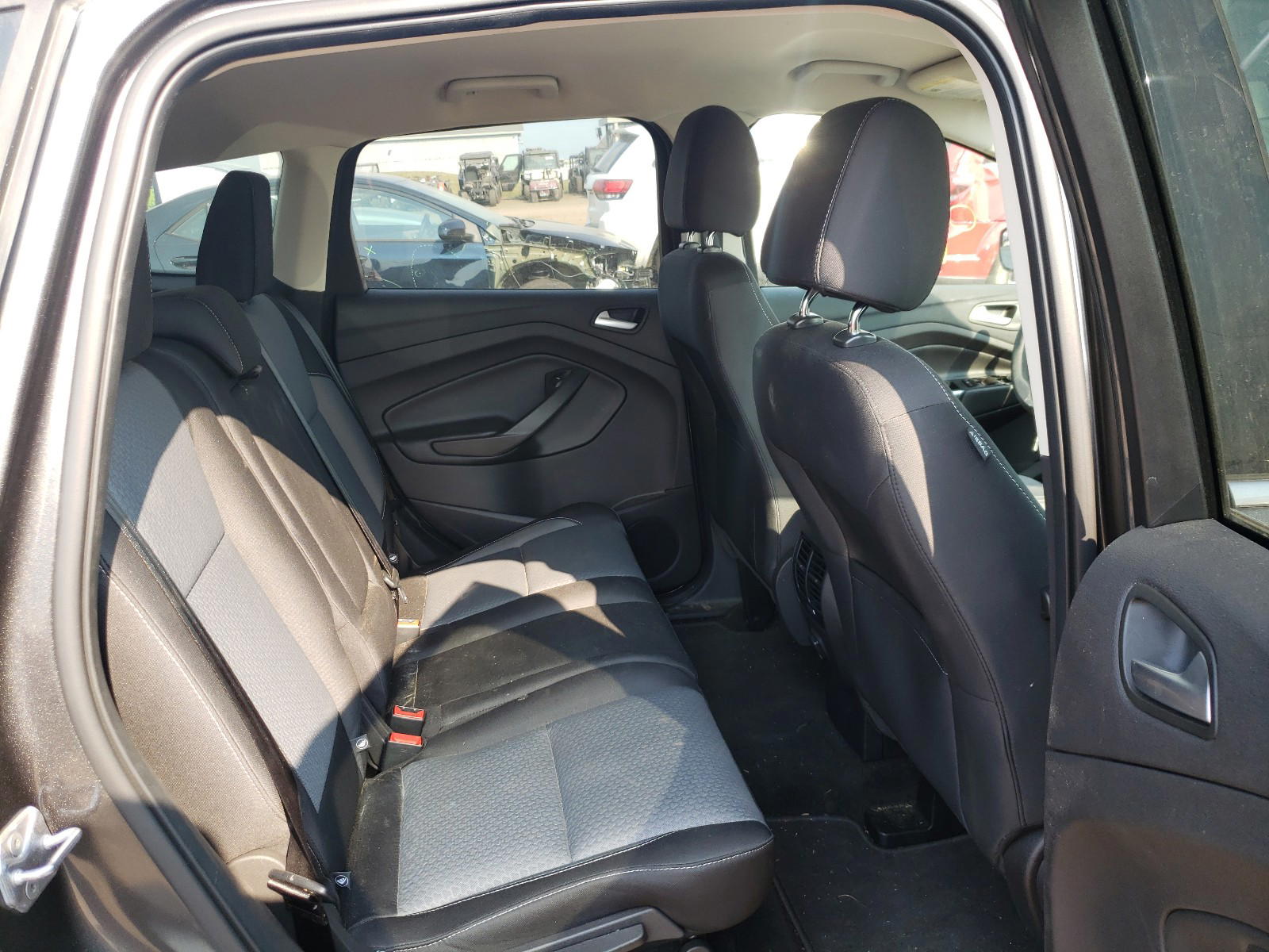 Photo 6 from auction – 2017 FORD ESCAPE SE with VIN 1FMCU0GD0HUE70958