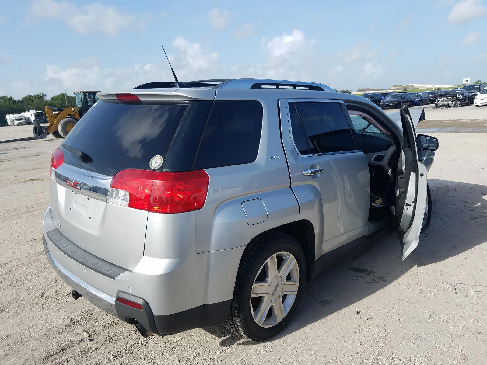 Photo 4 from auction – 2011 GMC TERRAIN SL with VIN 2CTFLWE50B6415665