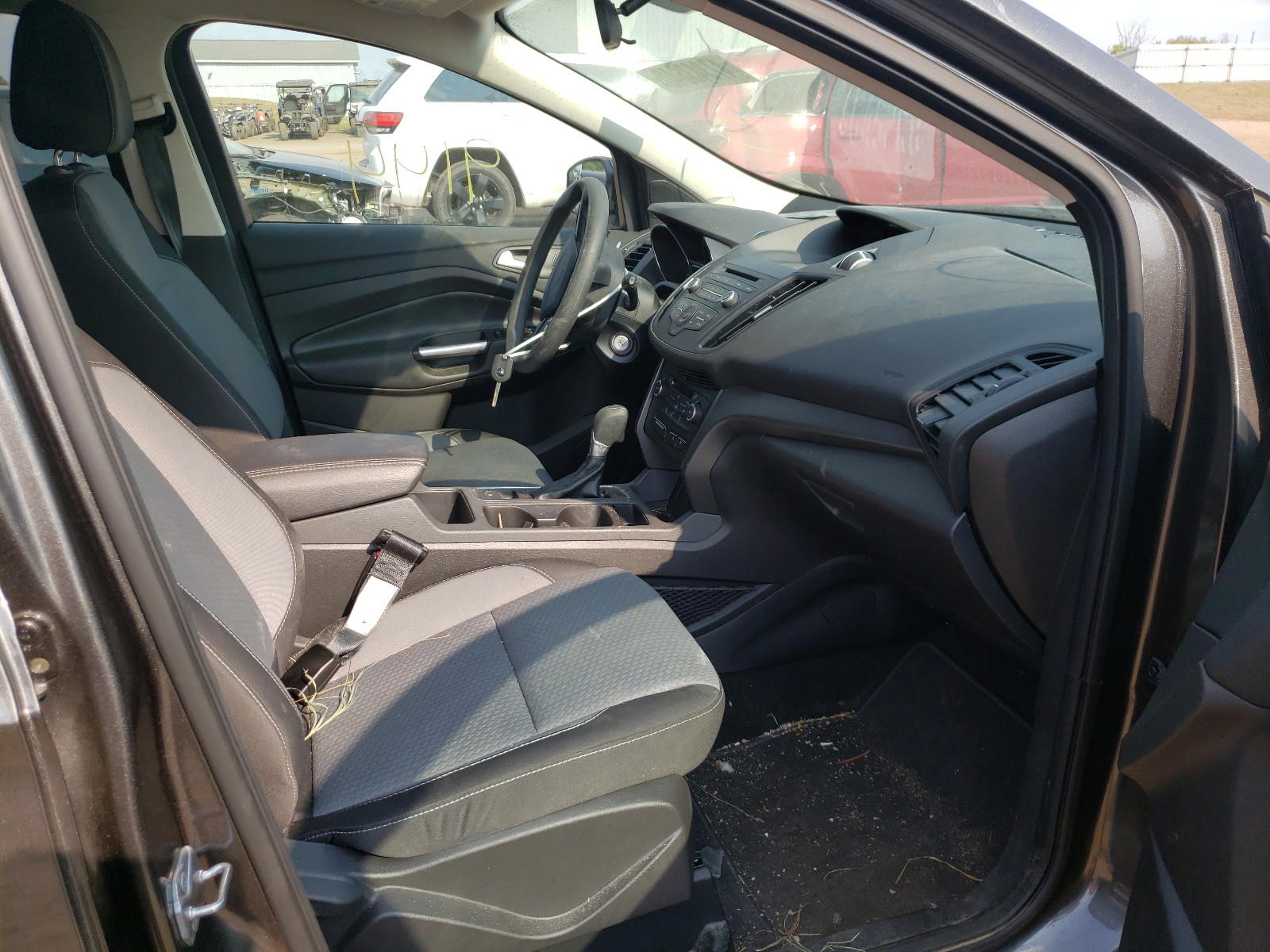 Photo 5 from auction – 2017 FORD ESCAPE SE with VIN 1FMCU0GD0HUE70958
