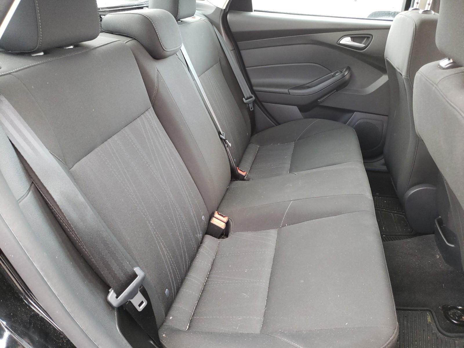 Photo 6 from auction – 2018 FORD FOCUS SE with VIN 1FADP3F27JL214979