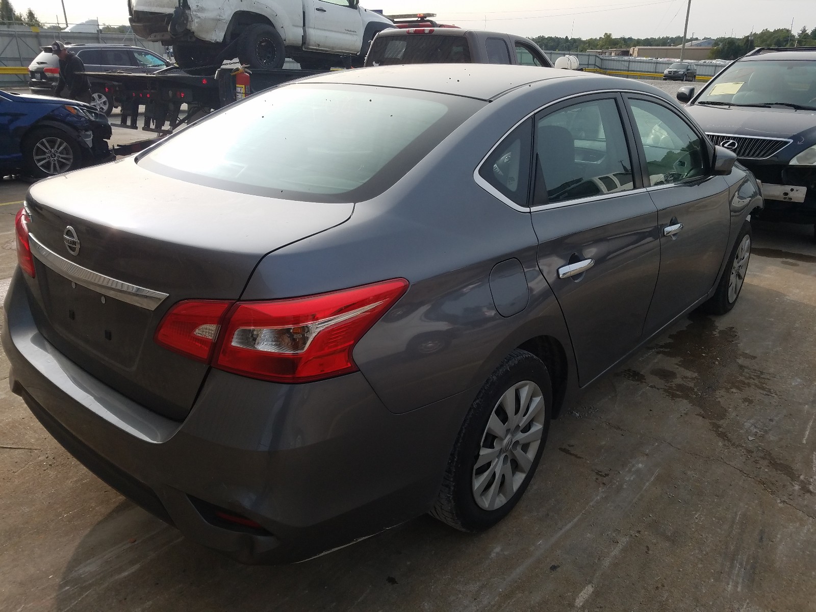 Photo 4 from auction – 2016 NISSAN SENTRA S with VIN 3N1AB7AP9GY280362