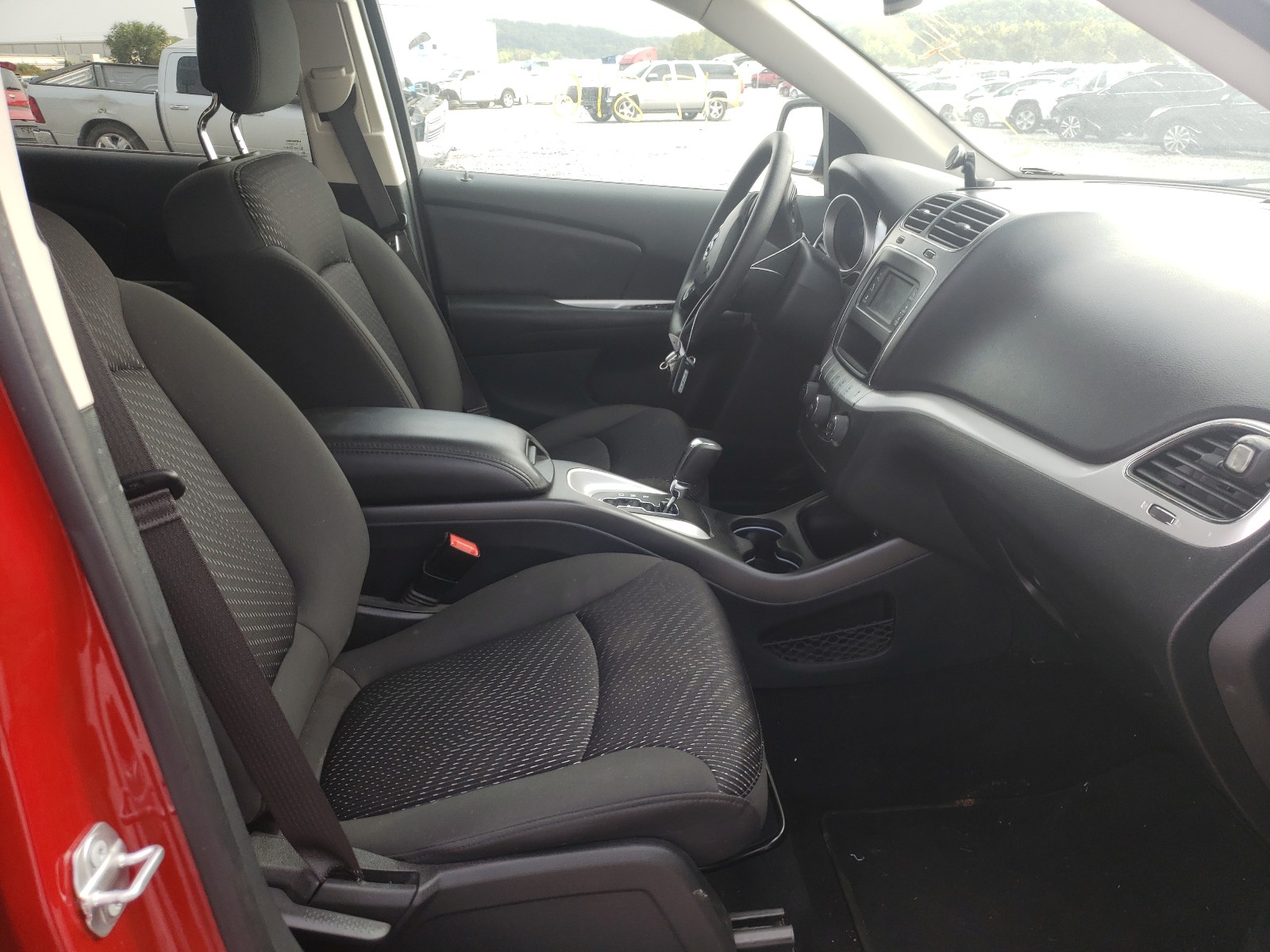 Photo 5 from auction – 2018 DODGE JOURNEY SE with VIN 3C4PDCAB7JT527302