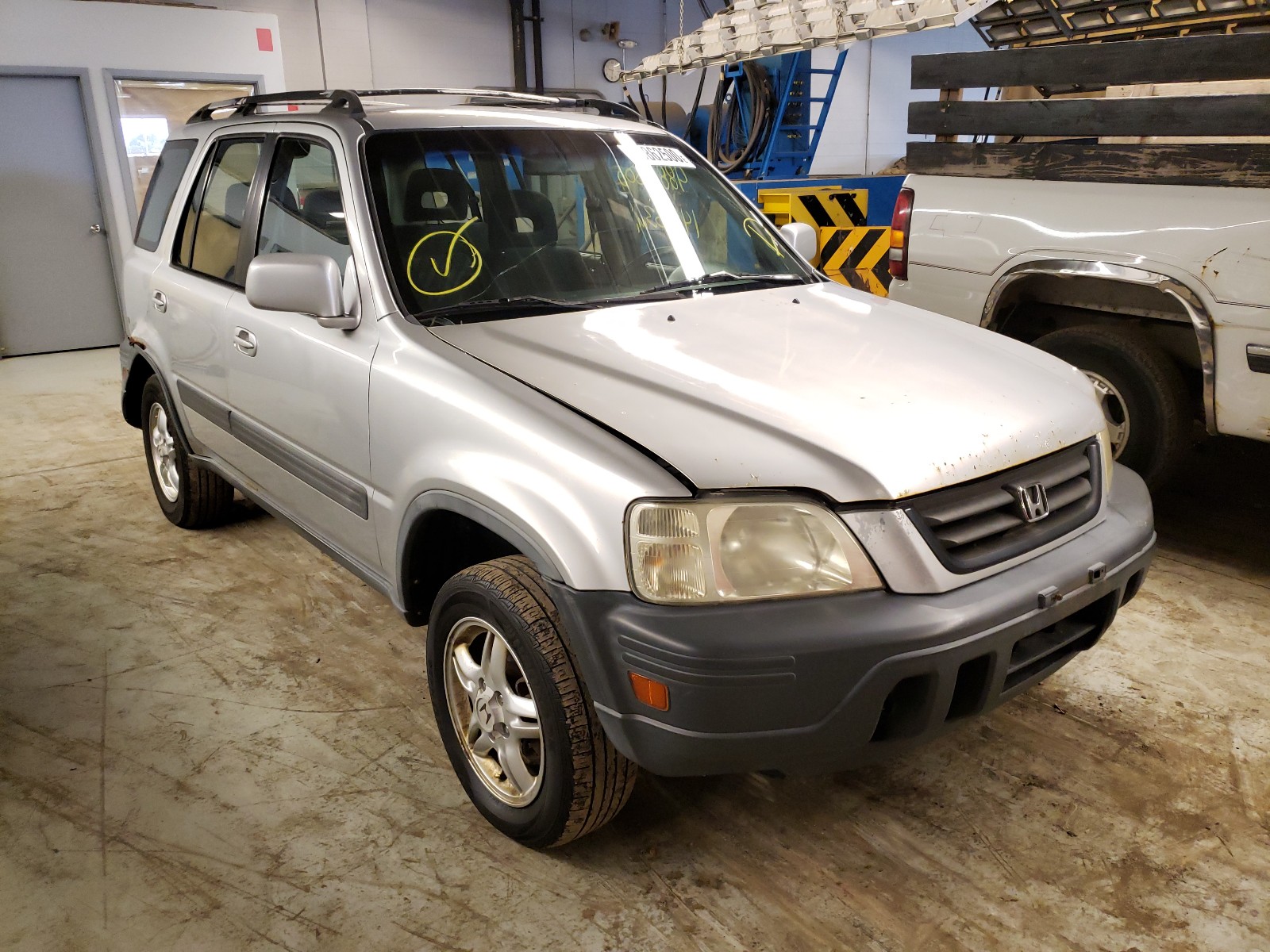 Photo 1 from auction – 2000 HONDA CR-V EX with VIN JHLRD1868YC002621
