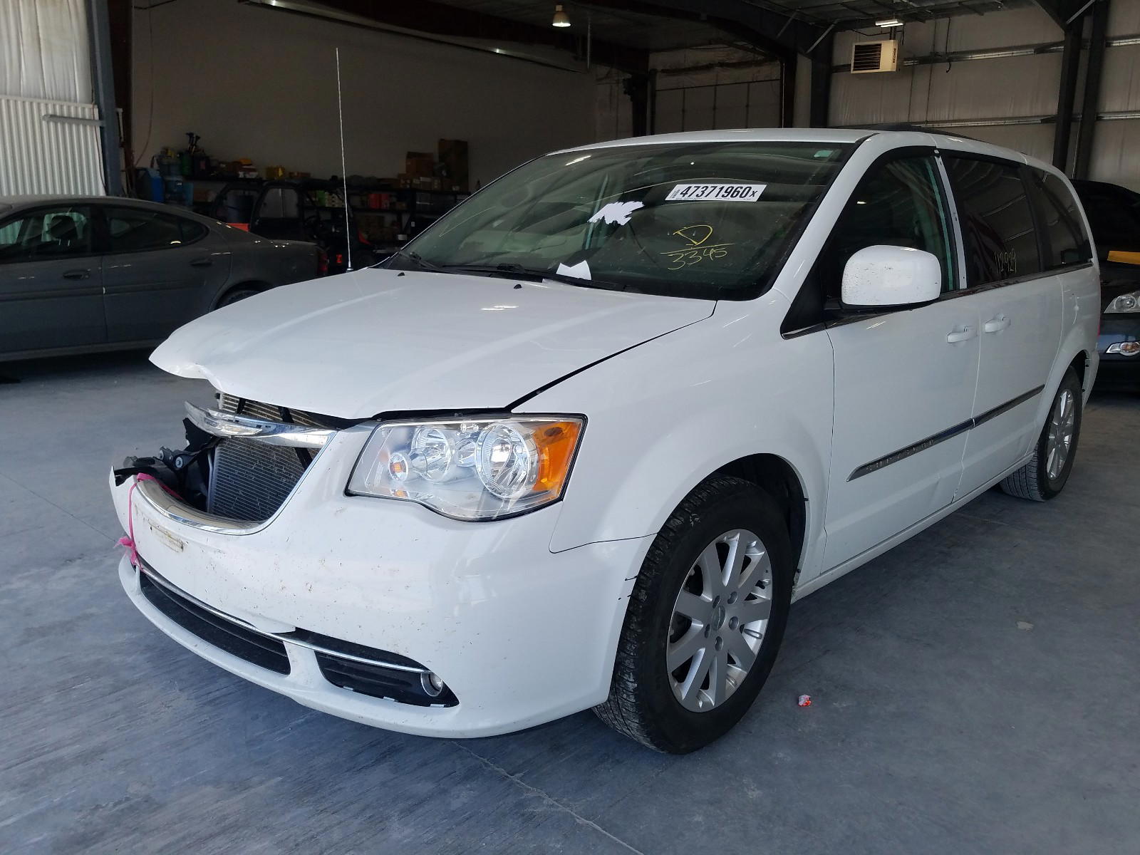 Photo 2 from auction – 2016 CHRYSLER TOWN & COU with VIN 2C4RC1BG7GR293345