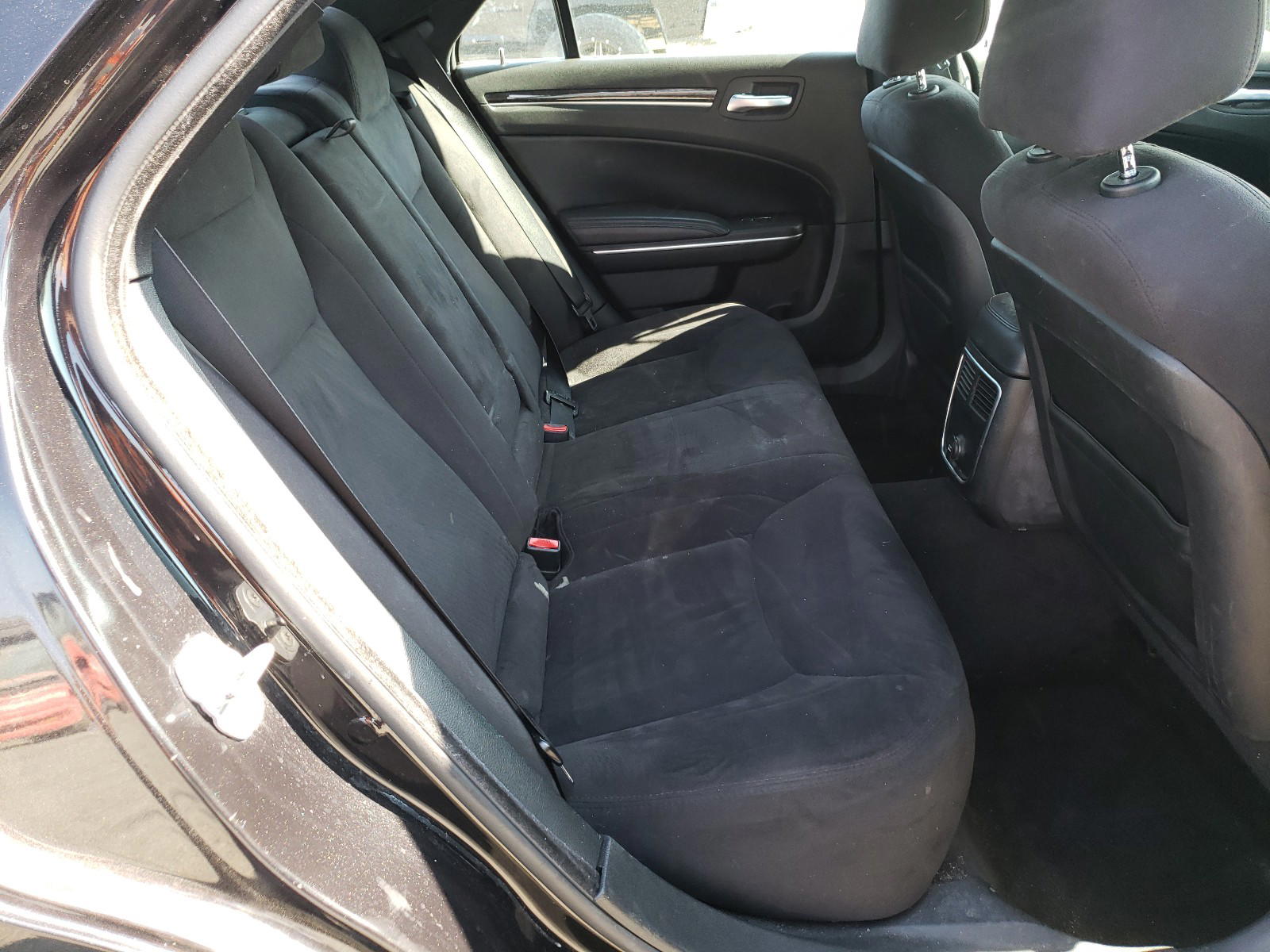 Photo 6 from auction – 2011 CHRYSLER 300 with VIN 2C3CA4CG0BH549176