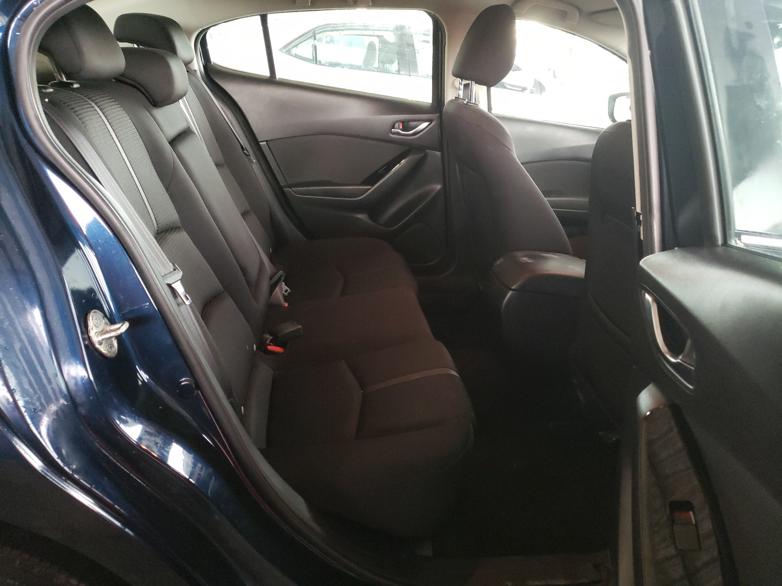 Photo 6 from auction – 2018 MAZDA 3 SPORT with VIN 3MZBN1U73JM160716