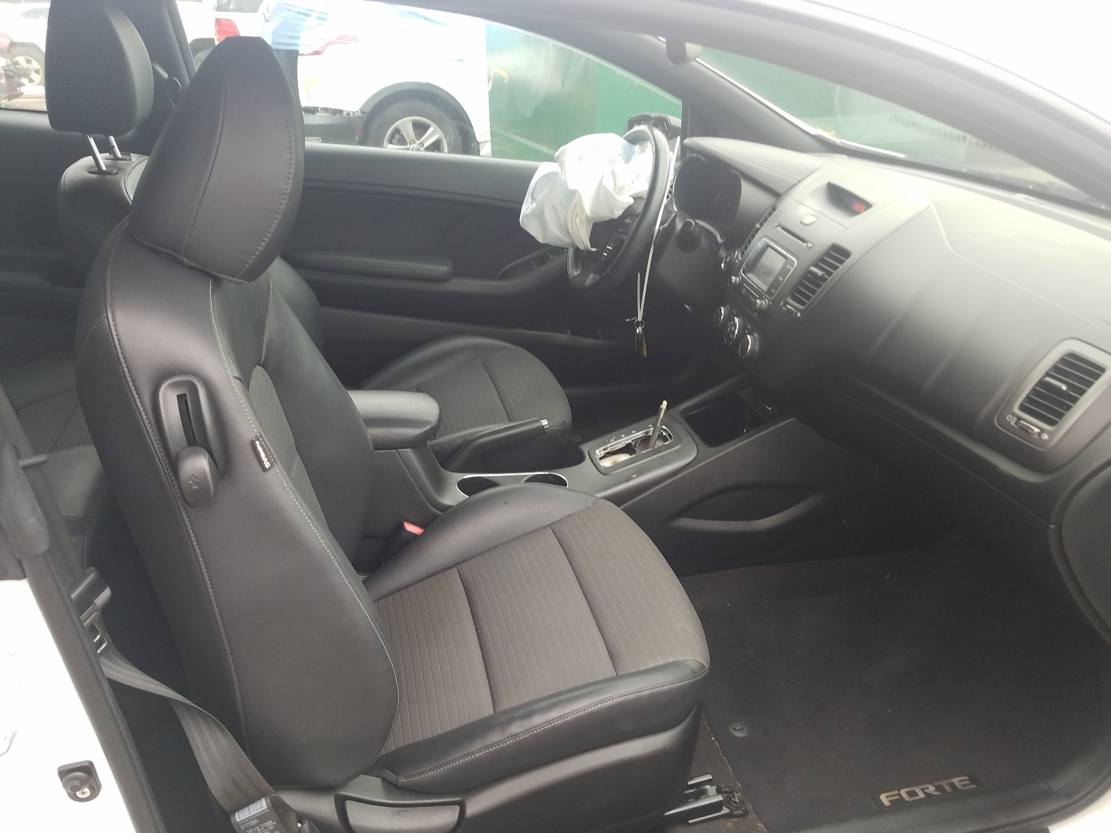 Photo 5 from auction – 2016 KIA FORTE SX with VIN KNAFZ6A3XG5601535