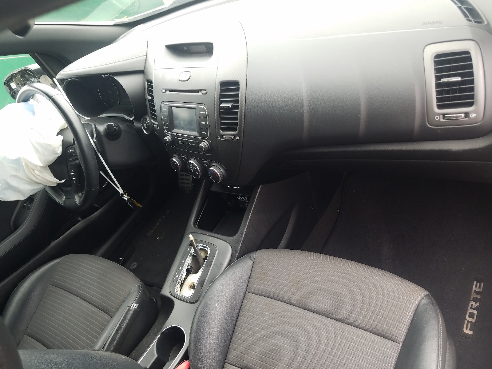 Photo 9 from auction – 2016 KIA FORTE SX with VIN KNAFZ6A3XG5601535