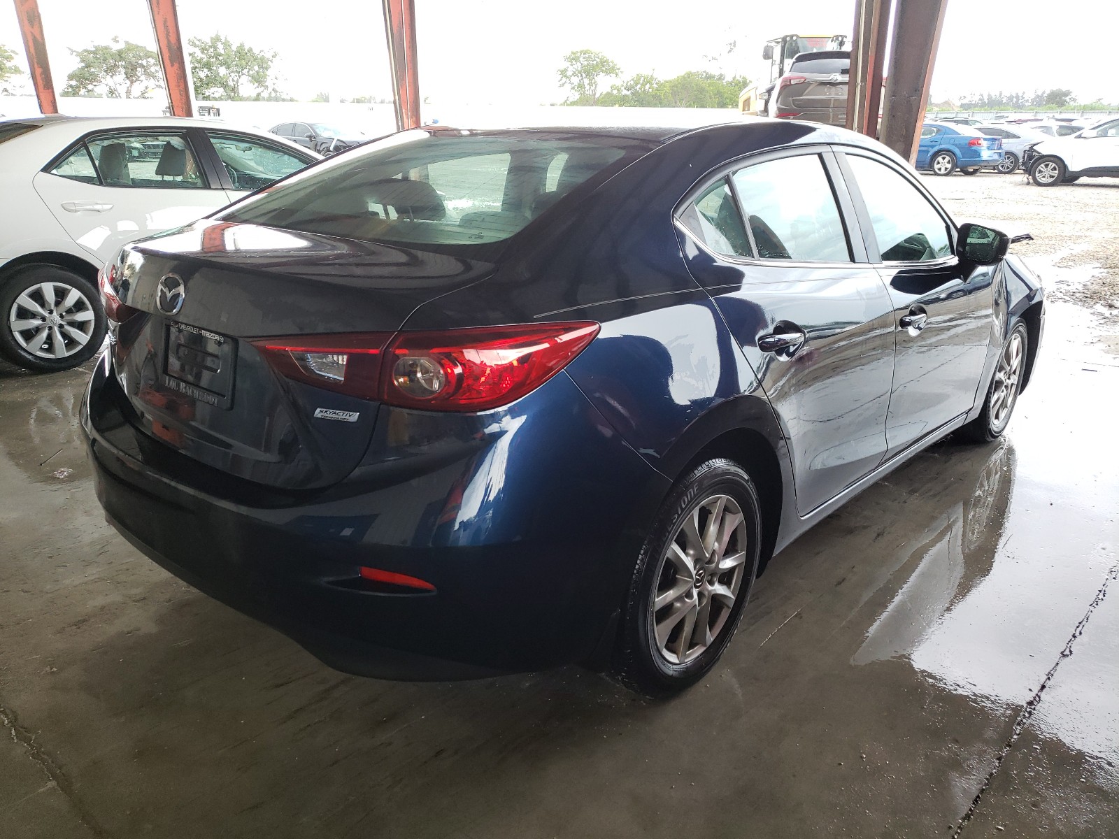 Photo 4 from auction – 2018 MAZDA 3 SPORT with VIN 3MZBN1U73JM160716