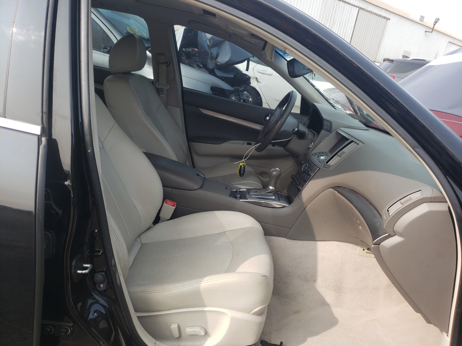 Photo 5 from auction – 2015 INFINITI Q40 with VIN JN1CV6AR7FM521574