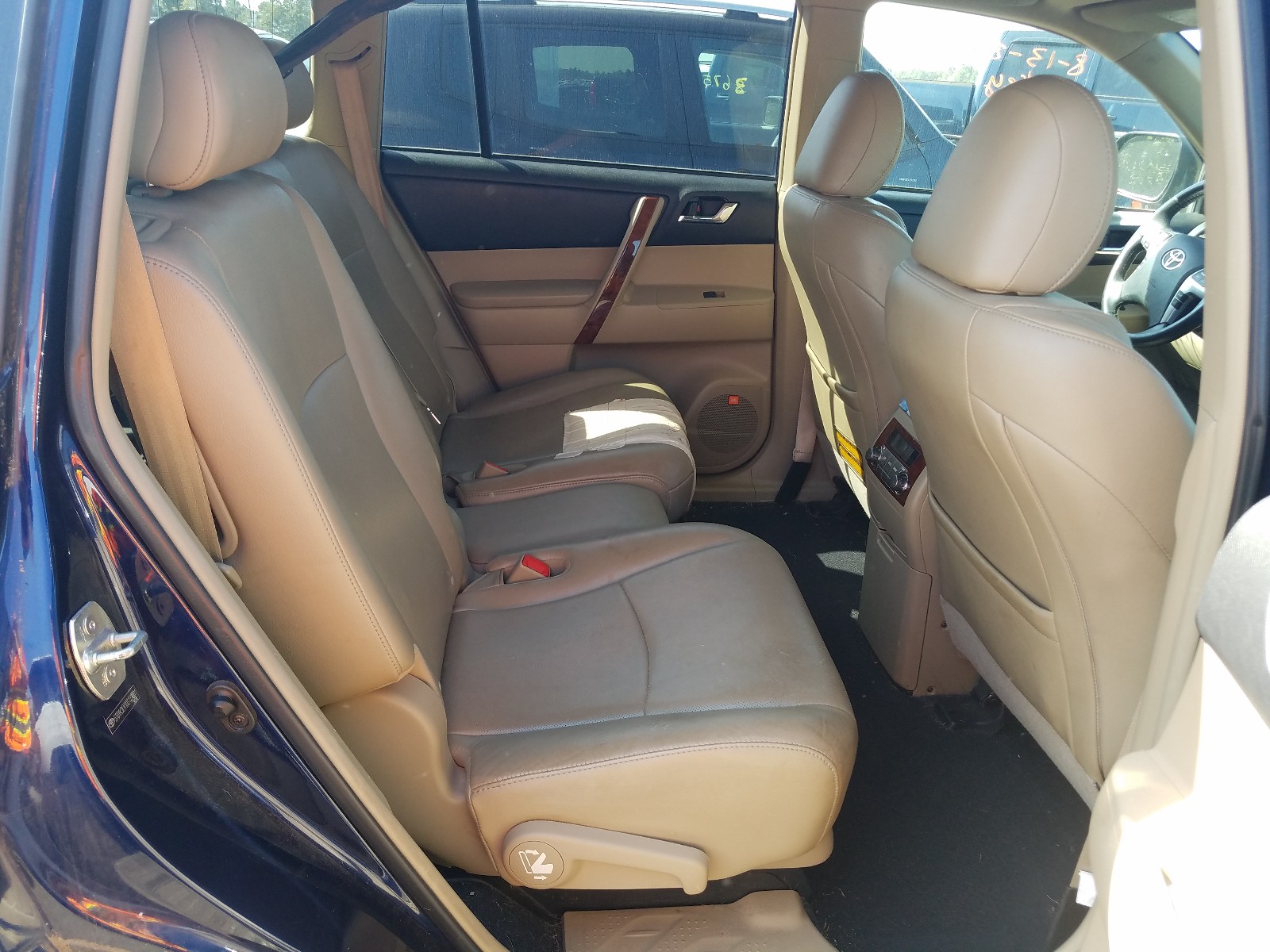 Photo 6 from auction – 2013 TOYOTA HIGHLANDER with VIN 5TDYK3EH1DS123001