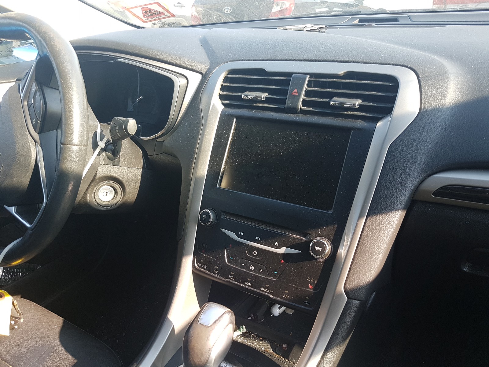 Photo 9 from auction – 2014 FORD FUSION SE with VIN 3FA6P0HD1ER348335
