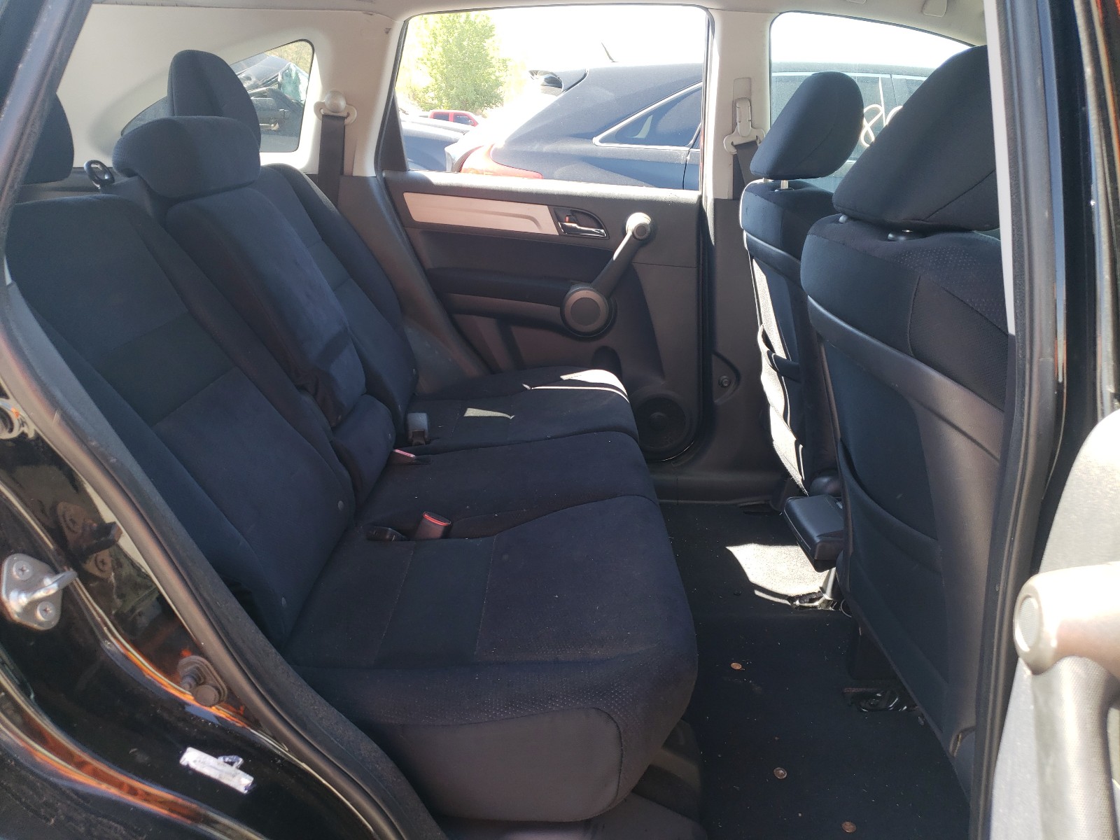 Photo 6 from auction – 2011 HONDA CR-V SE with VIN 5J6RE4H42BL103391