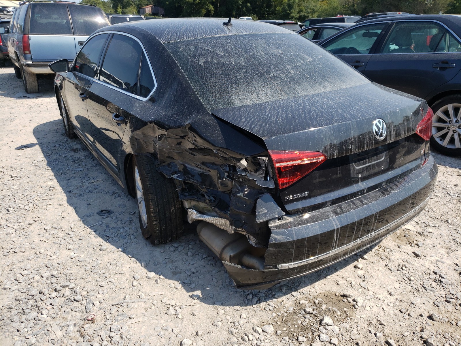 Photo 3 from auction – 2017 VOLKSWAGEN PASSAT S with VIN 1VWAT7A37HC017026