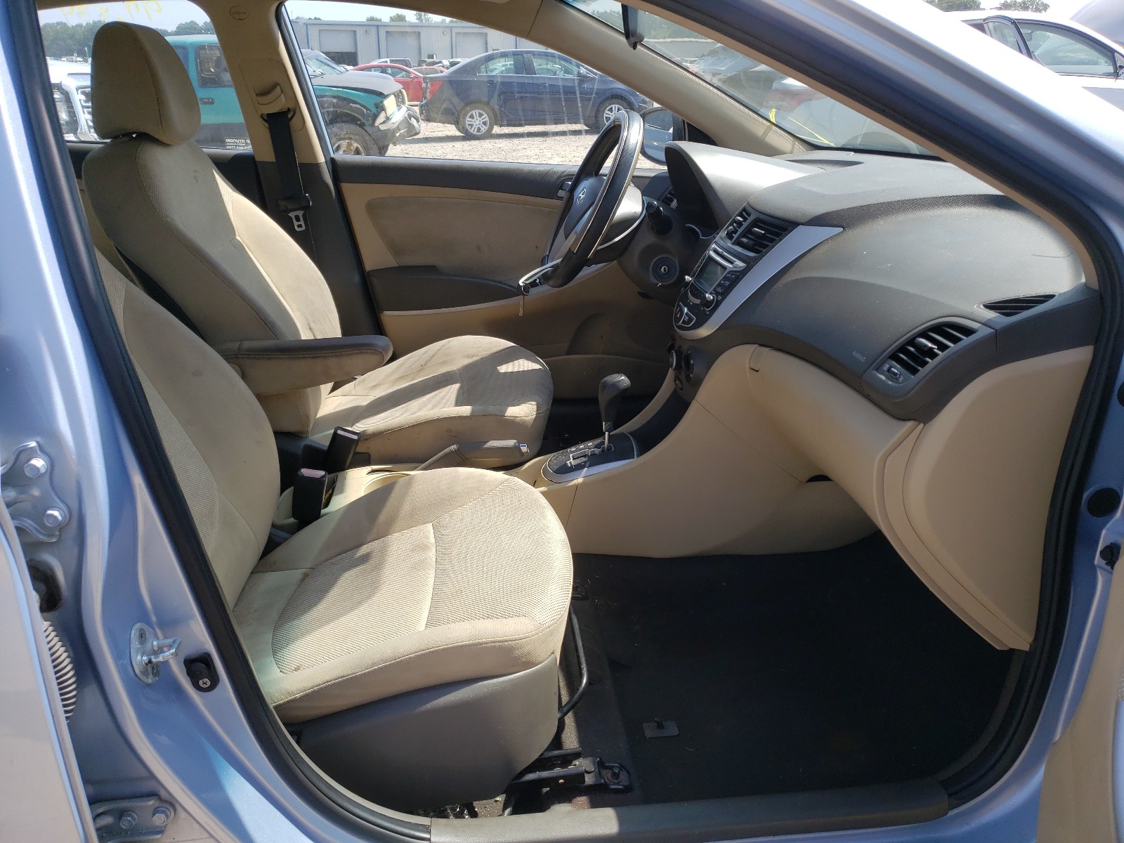Photo 5 from auction – 2012 HYUNDAI ACCENT GLS with VIN KMHCT4AE1CU047049