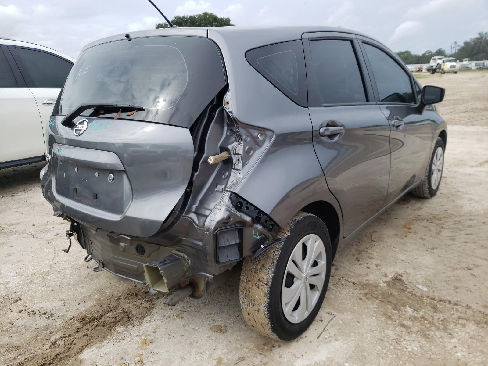 Photo 4 from auction – 2017 NISSAN VERSA with VIN 3N1CE2CP2HL369589
