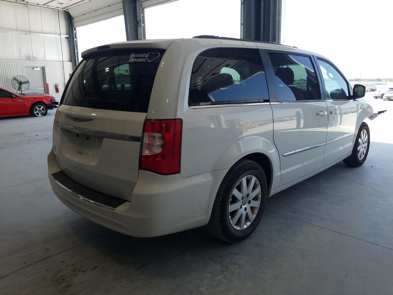 Photo 4 from auction – 2016 CHRYSLER TOWN & COU with VIN 2C4RC1BG7GR293345