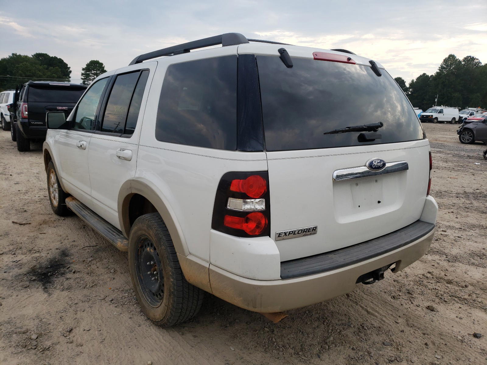 Photo 3 from auction – 2010 FORD EXPLORER E with VIN 1FMEU6EE1AUA99550