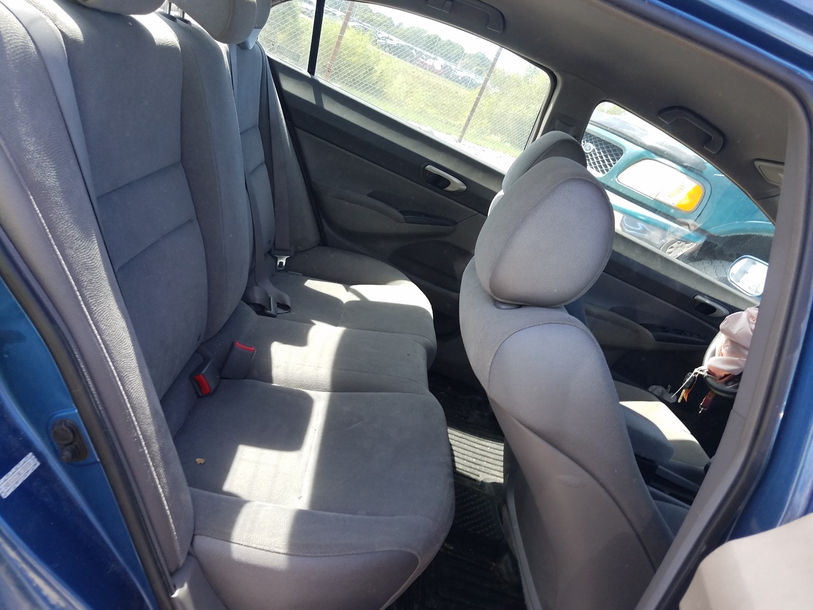 Photo 6 from auction – 2008 HONDA CIVIC LX with VIN 1HGFA16558L100400