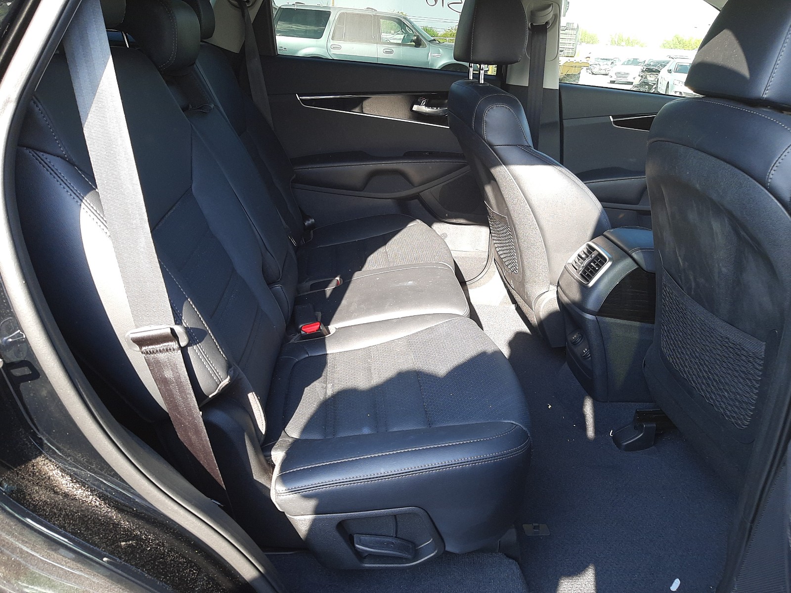 Photo 6 from auction – 2019 KIA SORENTO EX with VIN 5XYPH4A56KG594597