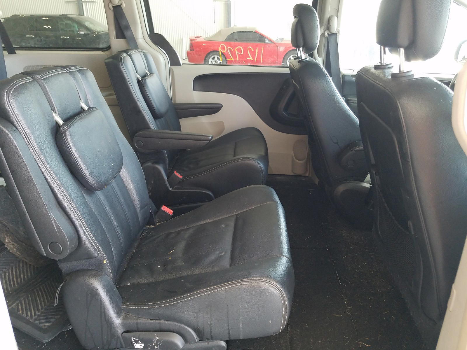 Photo 6 from auction – 2016 CHRYSLER TOWN & COU with VIN 2C4RC1BG7GR293345