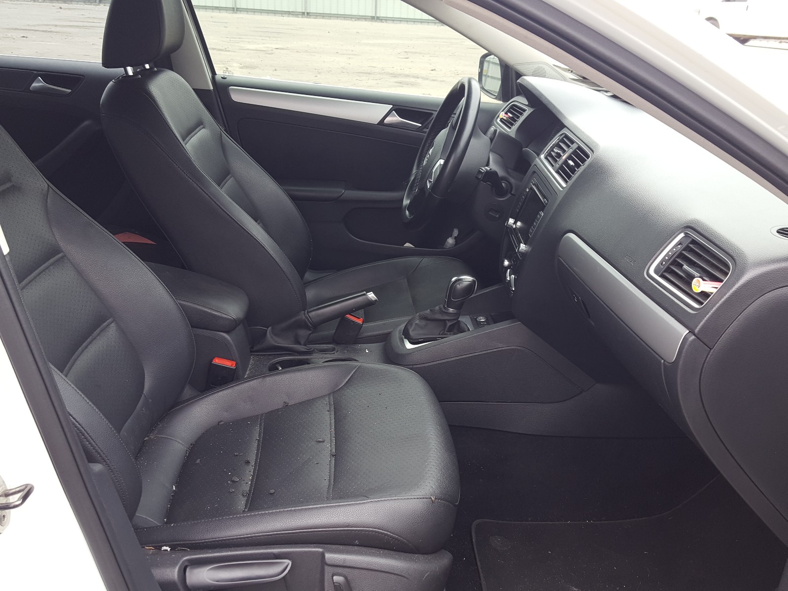 Photo 5 from auction – 2014 VOLKSWAGEN JETTA SE with VIN 3VWD17AJ4EM423969
