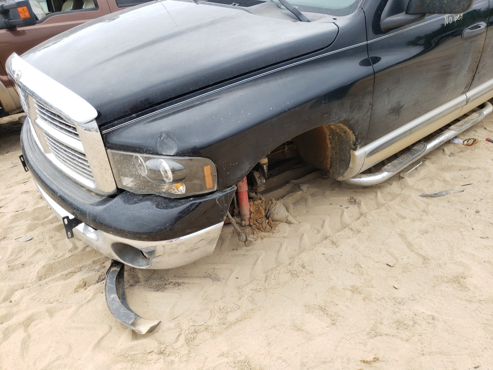 Photo 9 from auction – 2004 DODGE RAM 1500 S with VIN 1D7HU18D34J192329