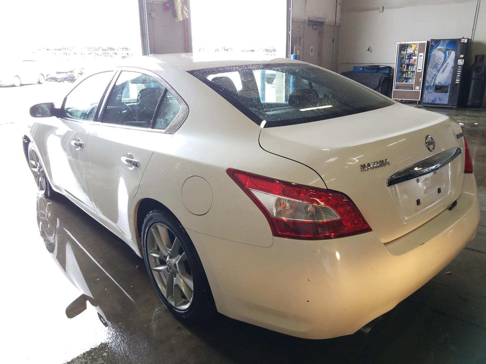 Photo 3 from auction – 2010 NISSAN MAXIMA S with VIN 1N4AA5APXAC858995