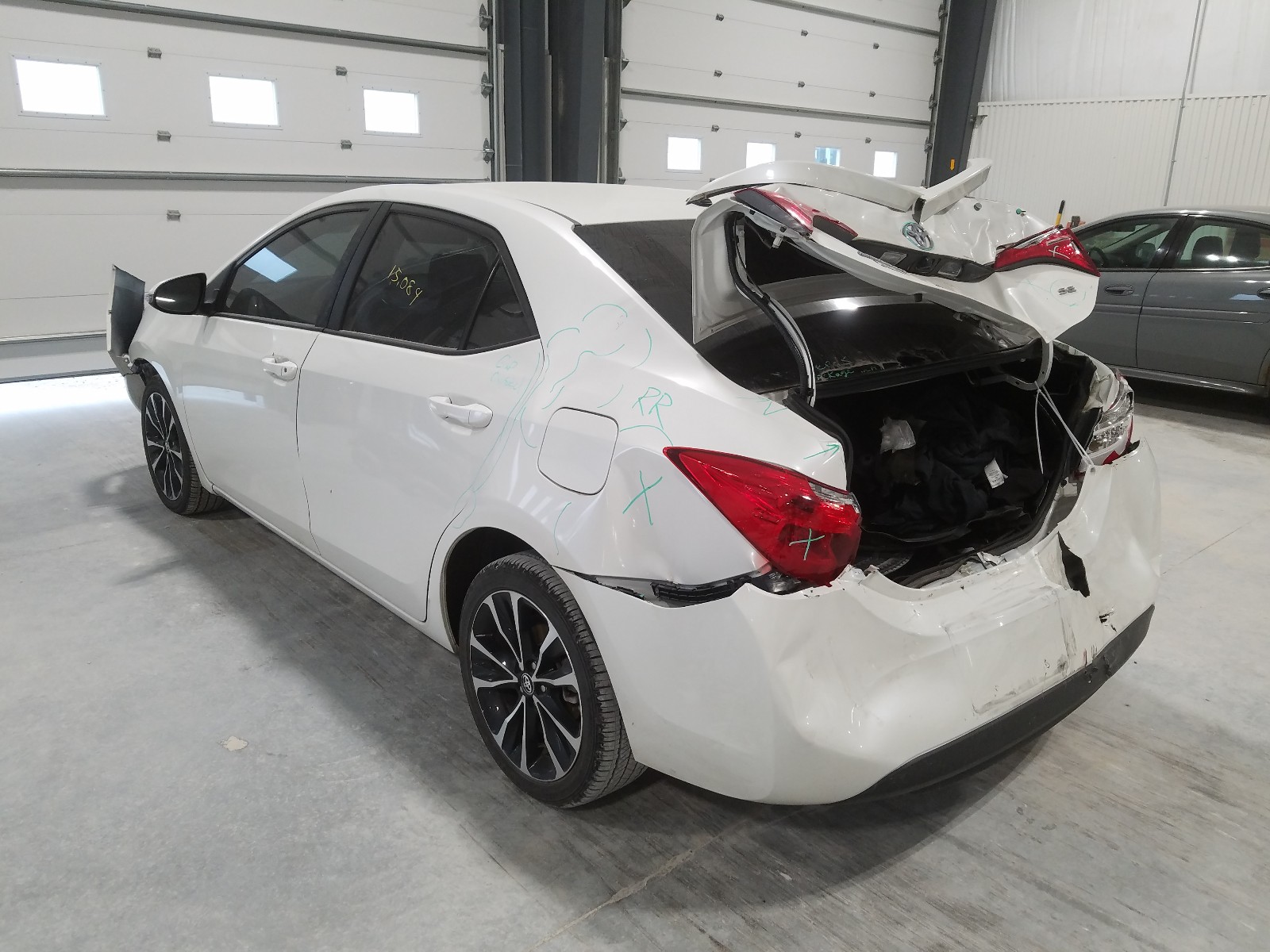 Photo 3 from auction – 2018 TOYOTA COROLLA L with VIN 5YFBURHE0JP812858