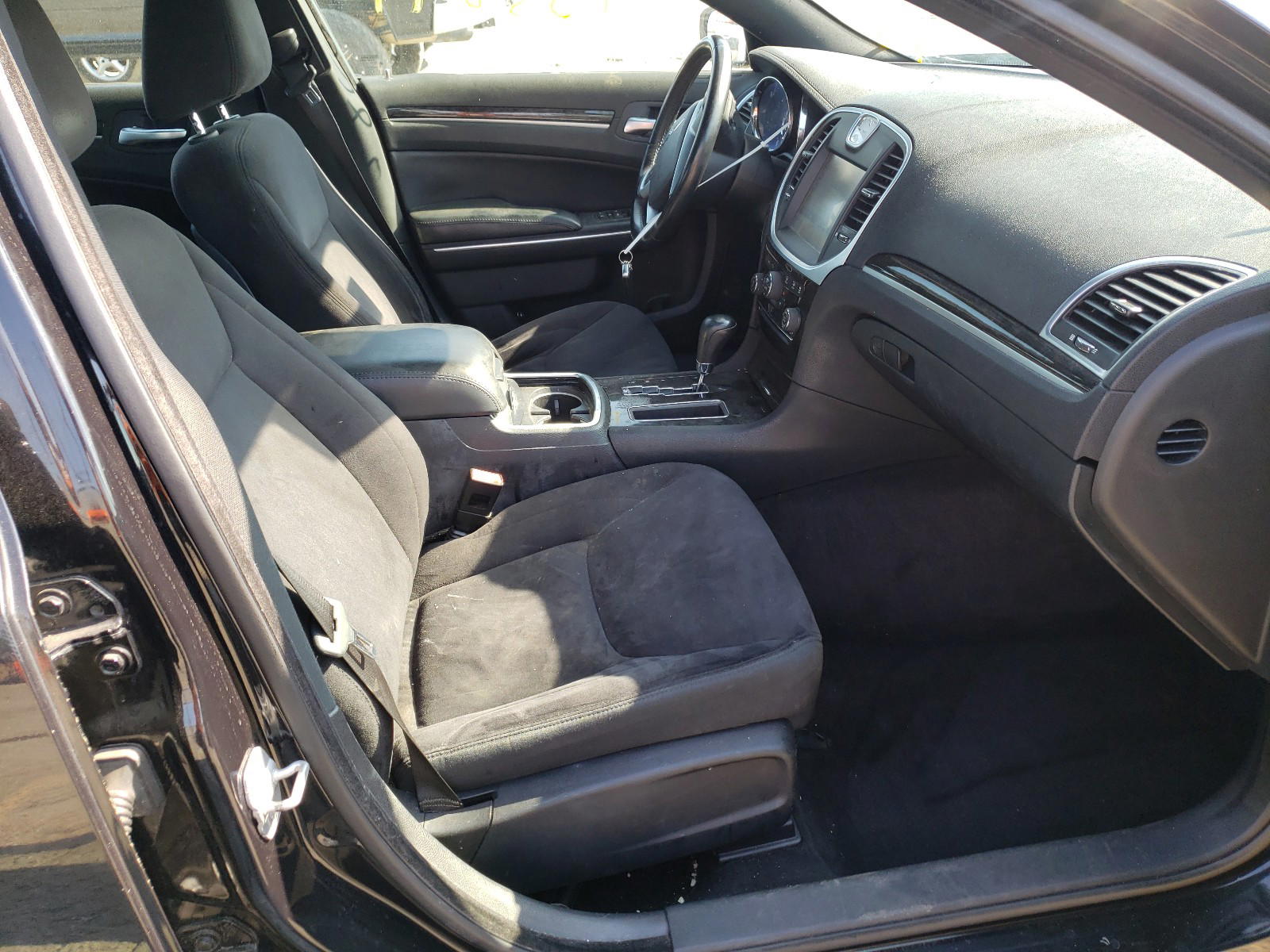 Photo 5 from auction – 2011 CHRYSLER 300 with VIN 2C3CA4CG0BH549176