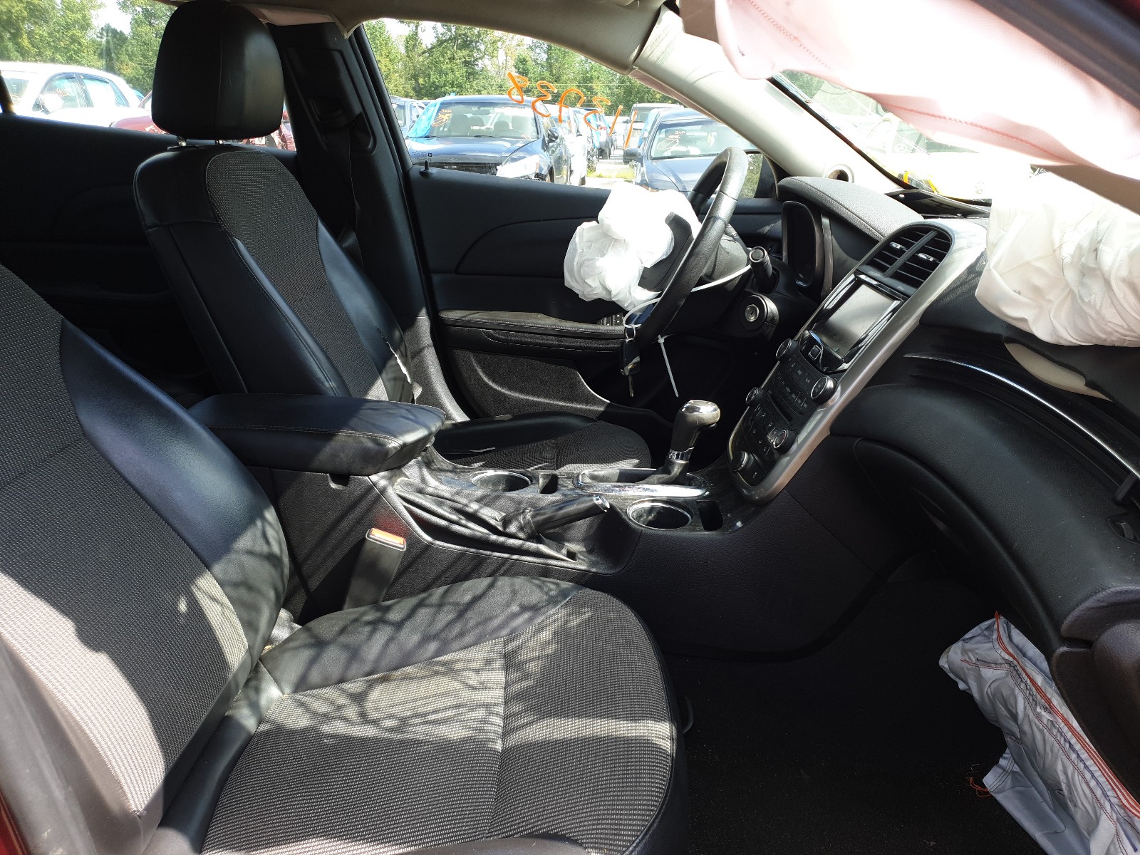 Photo 5 from auction – 2016 CHEVROLET MALIBU LIM with VIN 1G11C5SAXGF164709