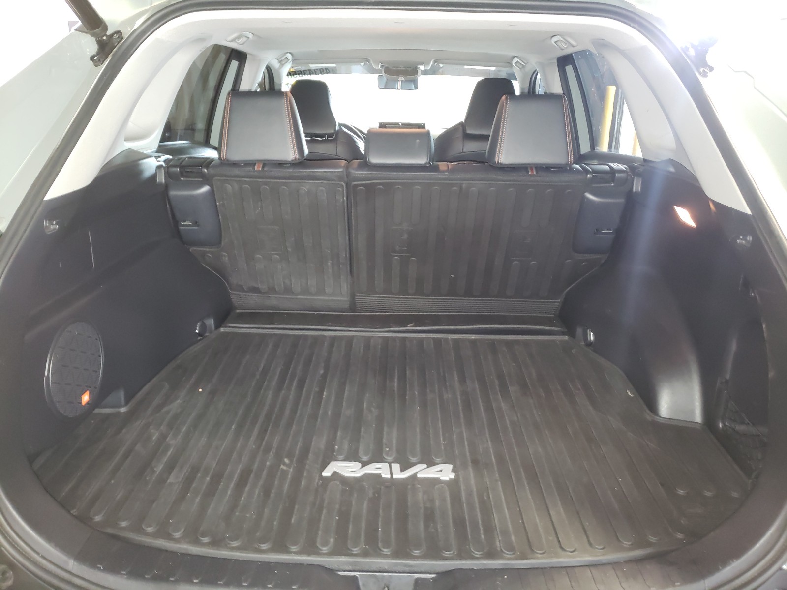 Photo 9 from auction – 2019 TOYOTA RAV4 ADVEN with VIN 2T3J1RFV7KW034122