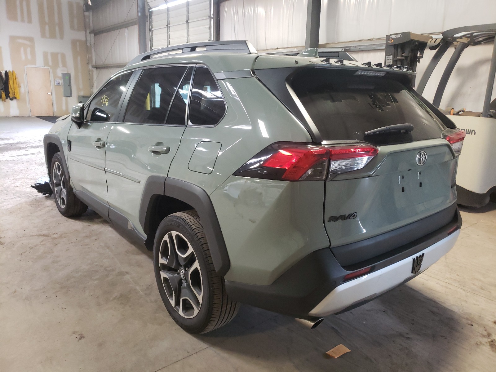 Photo 3 from auction – 2019 TOYOTA RAV4 ADVEN with VIN 2T3J1RFV7KW034122