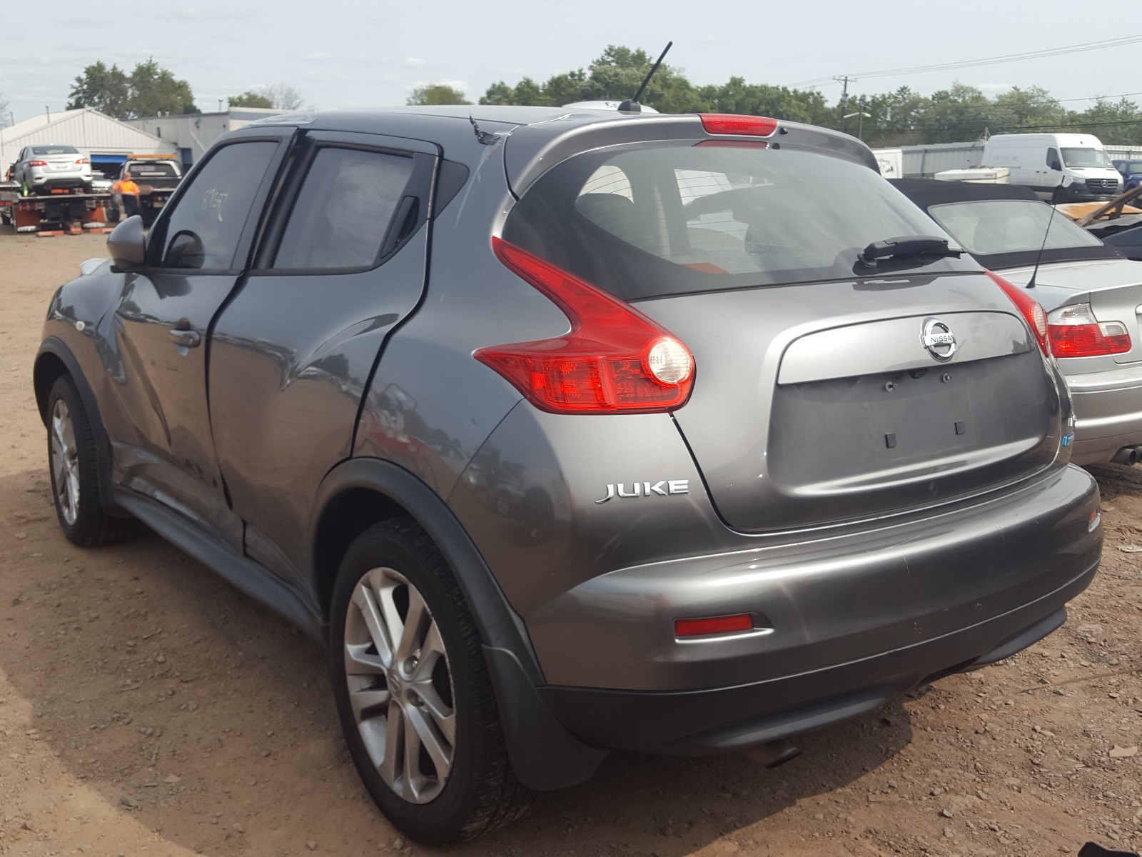 Photo 3 from auction – 2014 NISSAN JUKE S with VIN JN8AF5MV6ET364360