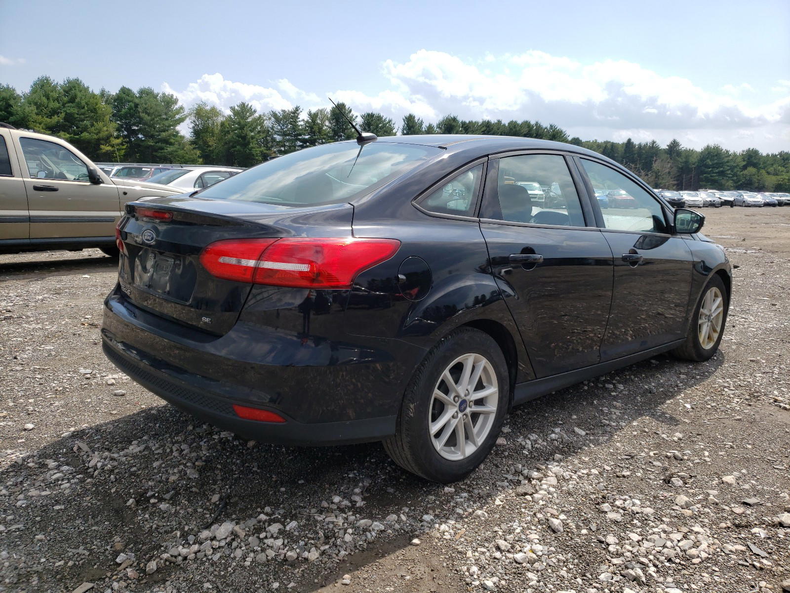 Photo 4 from auction – 2018 FORD FOCUS SE with VIN 1FADP3F27JL214979