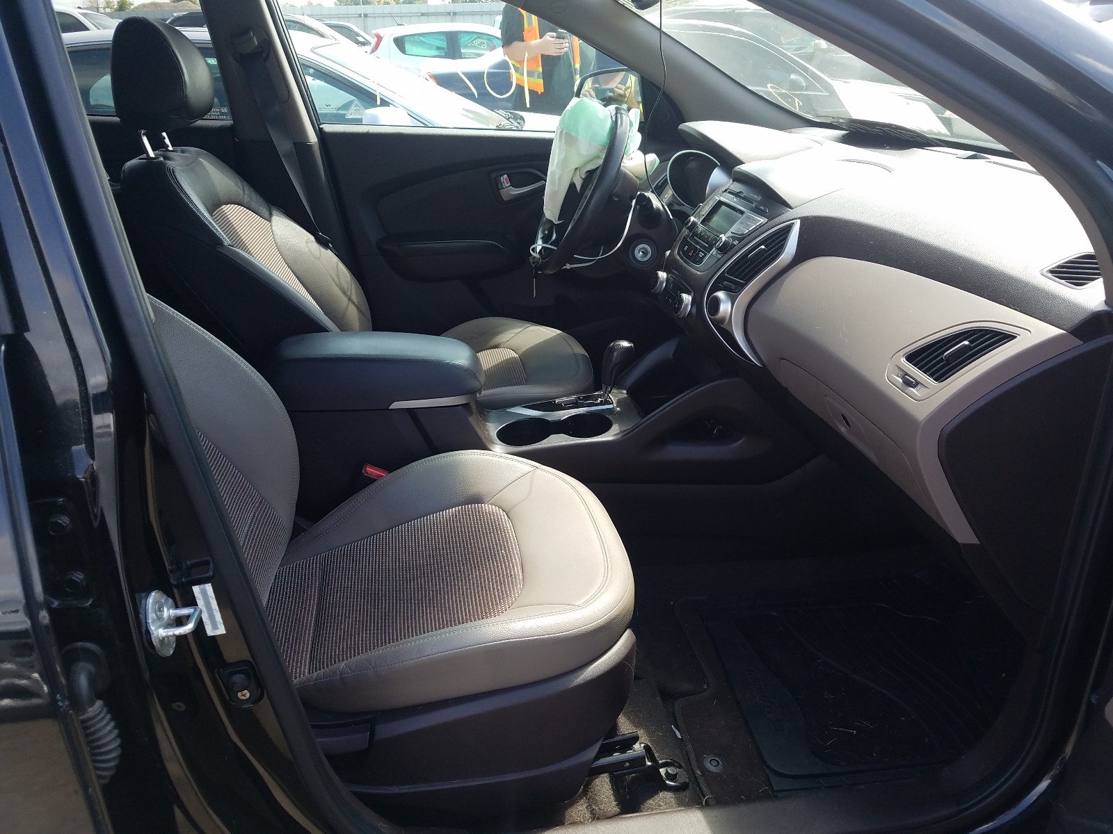 Photo 5 from auction – 2012 HYUNDAI TUCSON GLS with VIN KM8JU3AC3CU524934