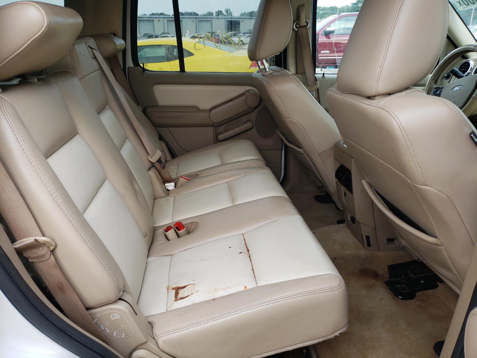 Photo 6 from auction – 2010 FORD EXPLORER E with VIN 1FMEU6EE1AUA99550