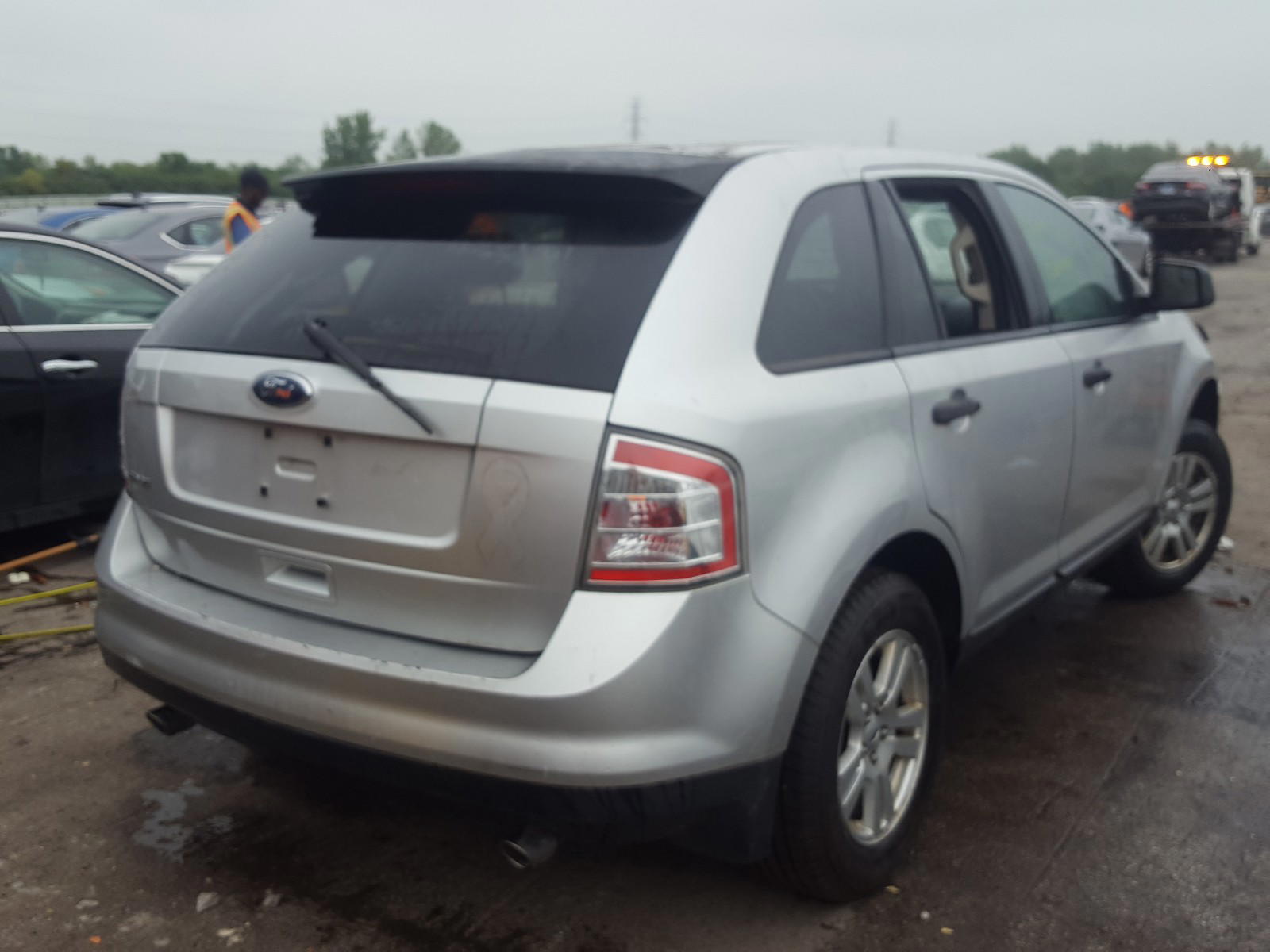 Photo 4 from auction – 2010 FORD EDGE SE with VIN 2FMDK3GC2ABA85142