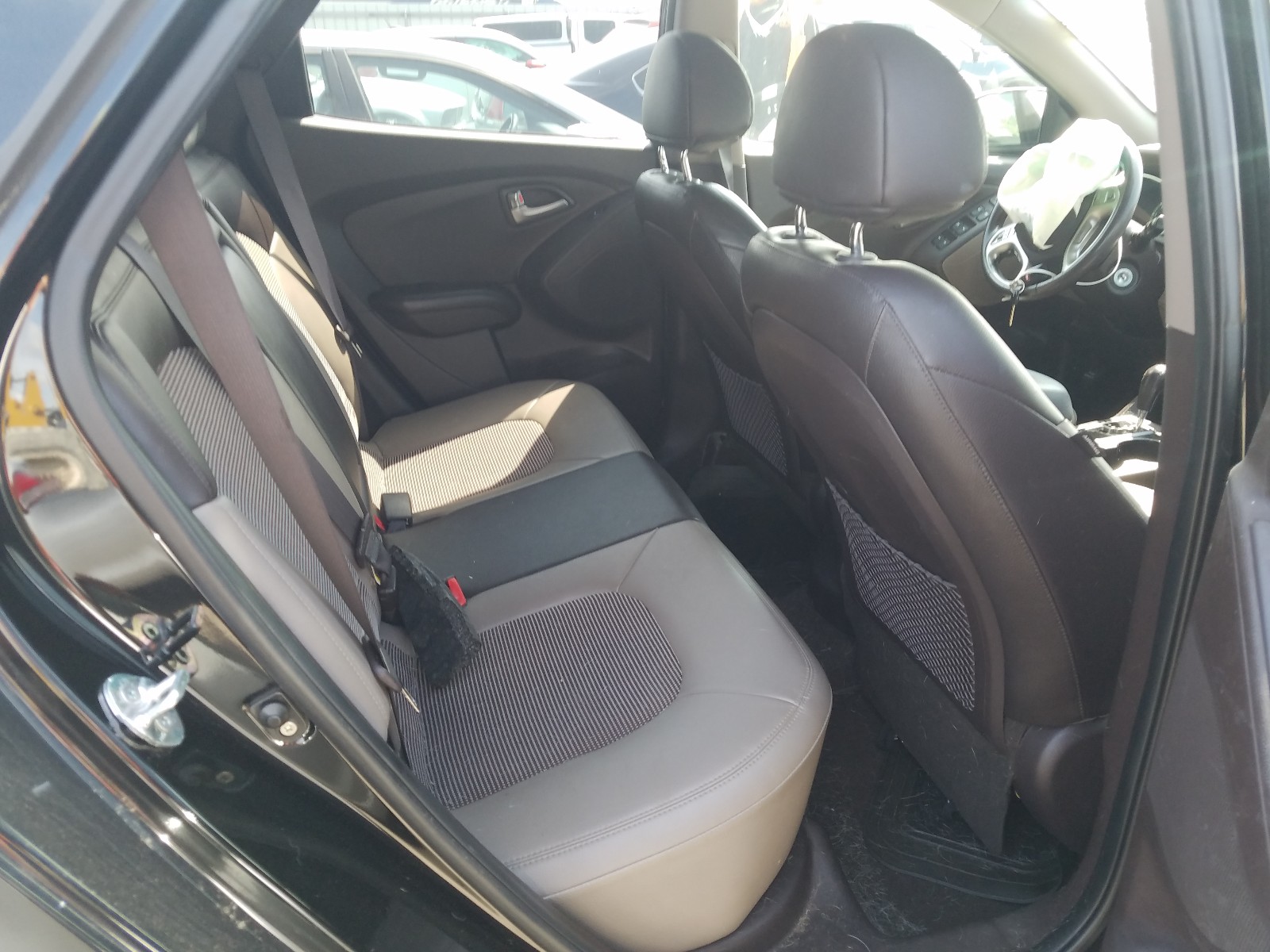 Photo 6 from auction – 2012 HYUNDAI TUCSON GLS with VIN KM8JU3AC3CU524934
