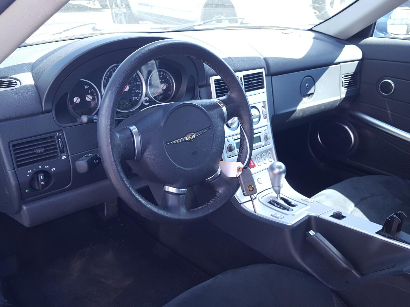 Photo 9 from auction – 2005 CHRYSLER CROSSFIRE with VIN 1C3AN79N05X056214